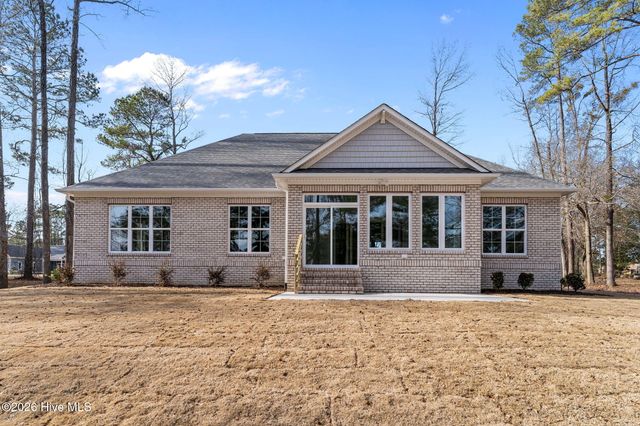 193 E Winding Way, Wallace, NC 28466