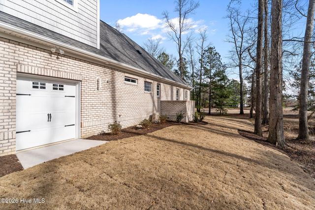 193 E Winding Way, Wallace, NC 28466