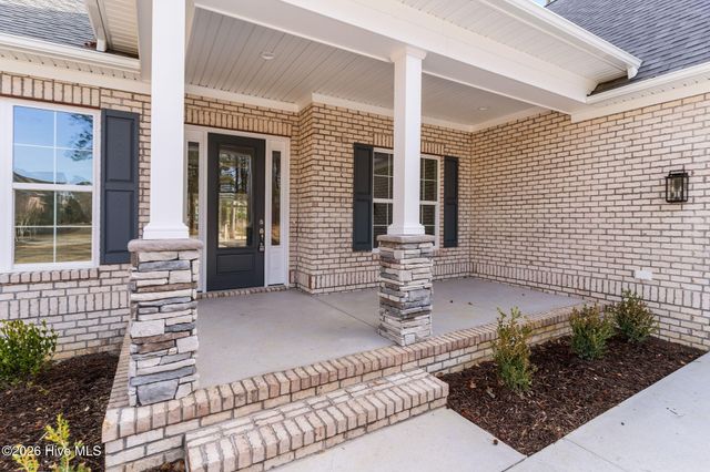 193 E Winding Way, Wallace, NC 28466