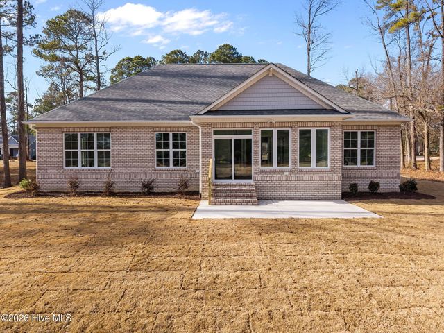 193 E Winding Way, Wallace, NC 28466
