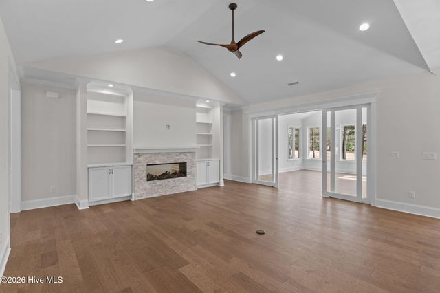 193 E Winding Way, Wallace, NC 28466