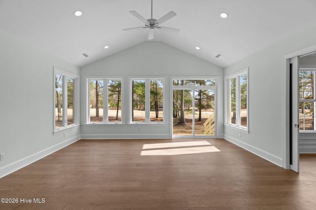 193 E Winding Way, Wallace, NC 28466