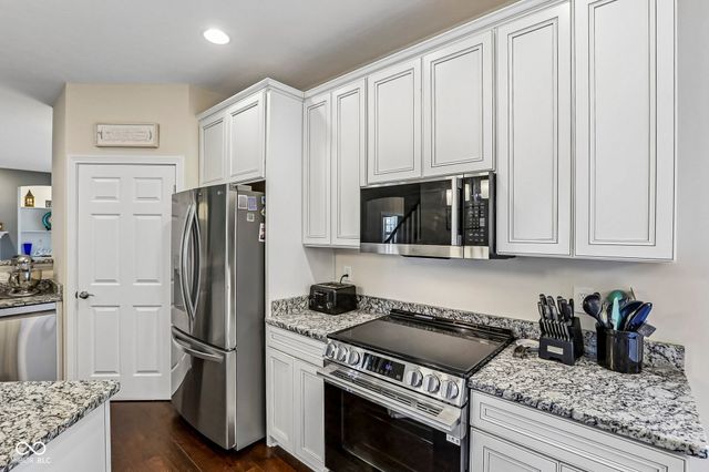 2059 Riverstone Court, Avon, IN 46123