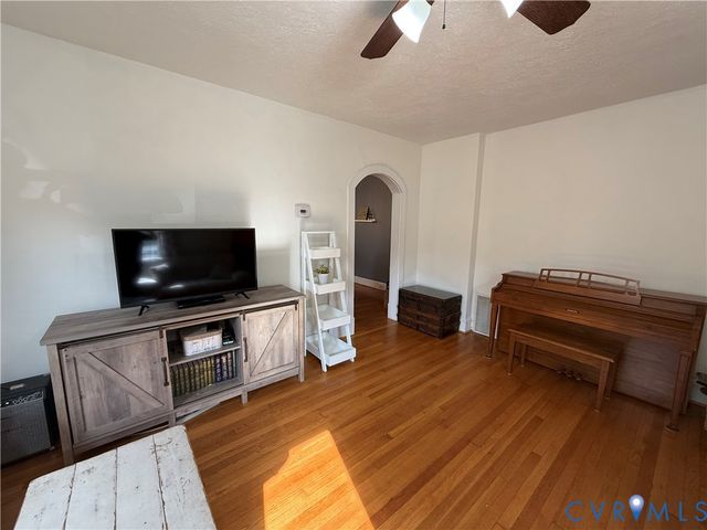 715 Hamilton Ave, Colonial Heights, VA 23834