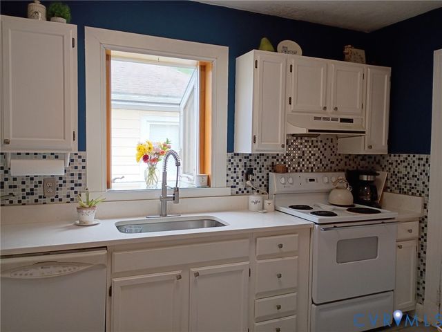 715 Hamilton Ave, Colonial Heights, VA 23834