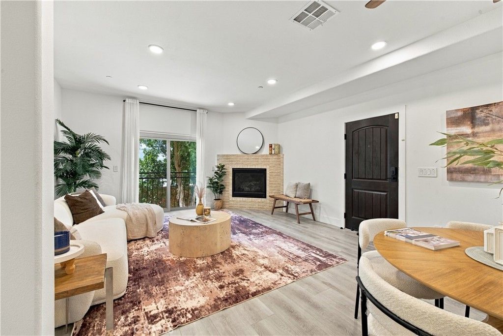 5737 Camellia 118, North Hollywood, CA 91601 — exterior