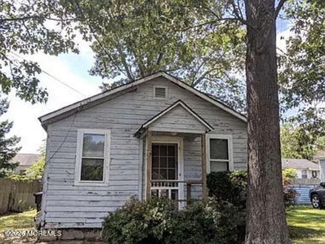 480 W End Avenue, Toms River, NJ 08753