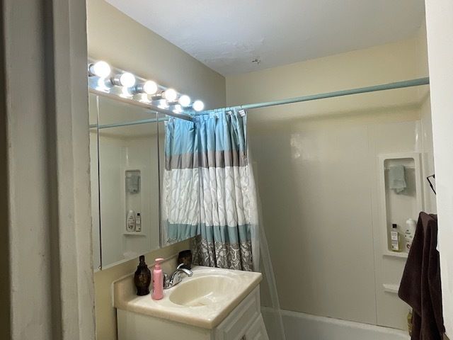 7337 S South Shore Drive 406, Chicago, IL 60649