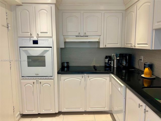 3801 S Ocean Drive 11M, Hollywood, FL 33019
