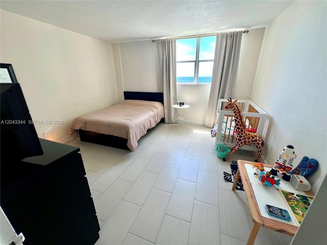 3801 S Ocean Drive 11M, Hollywood, FL 33019