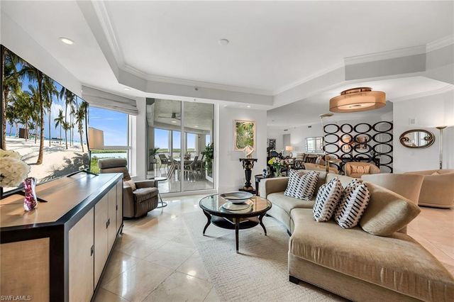 285 Grande WAY 503, Naples, FL 34110