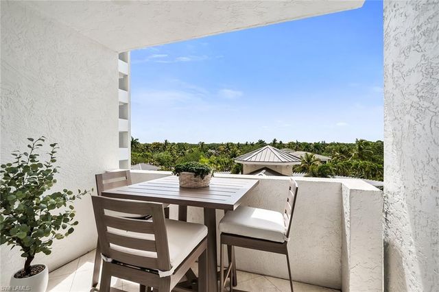285 Grande WAY 503, Naples, FL 34110