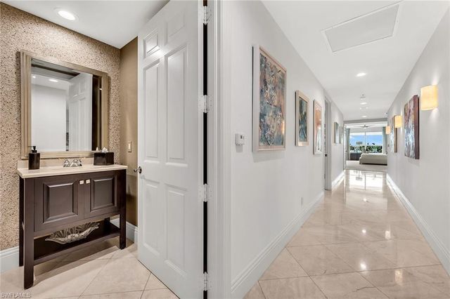 285 Grande WAY 503, Naples, FL 34110