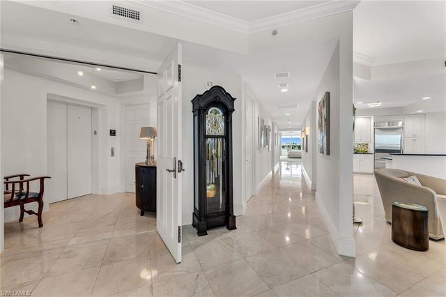 285 Grande WAY 503, Naples, FL 34110