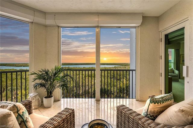285 Grande WAY 503, Naples, FL 34110