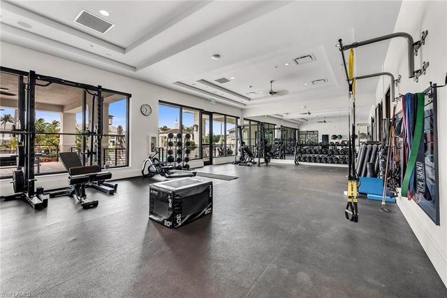 285 Grande WAY 503, Naples, FL 34110