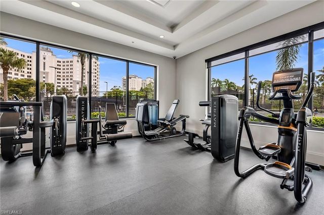 285 Grande WAY 503, Naples, FL 34110