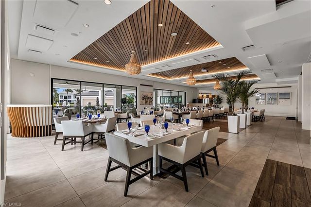 285 Grande WAY 503, Naples, FL 34110