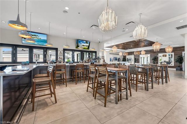 285 Grande WAY 503, Naples, FL 34110