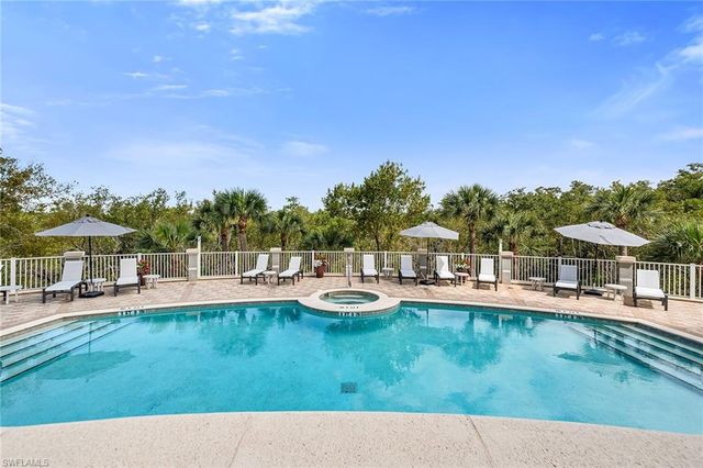 285 Grande WAY 503, Naples, FL 34110