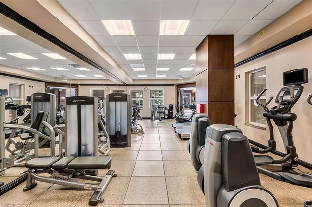 285 Grande WAY 503, Naples, FL 34110