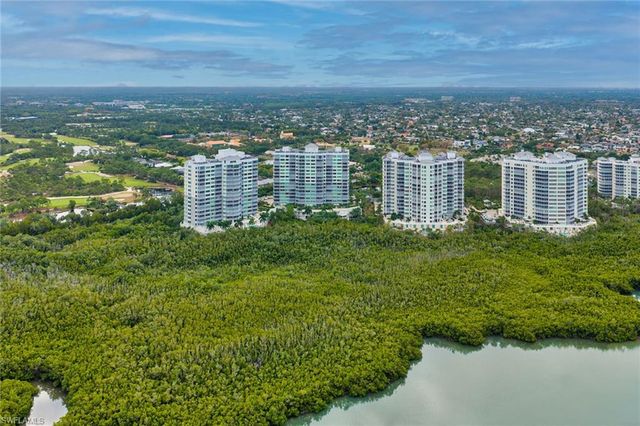 285 Grande WAY 503, Naples, FL 34110