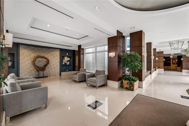 285 Grande WAY 503, Naples, FL 34110