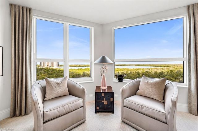 285 Grande WAY 503, Naples, FL 34110