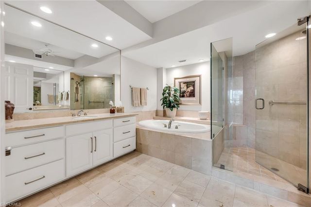 285 Grande WAY 503, Naples, FL 34110