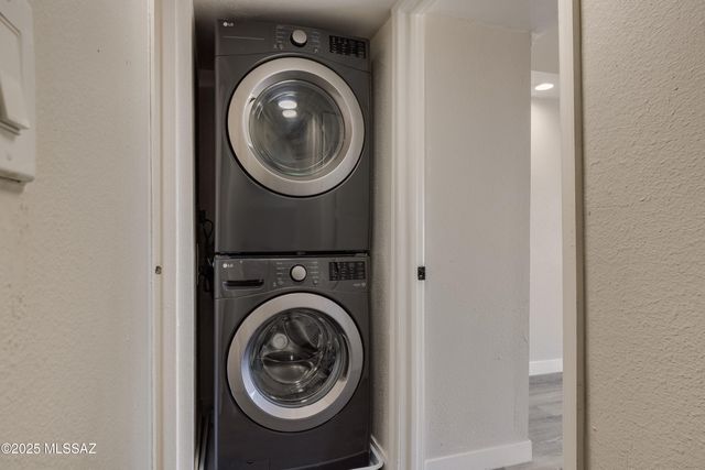 425 W Paseo Redondo Apt 3G, Tucson, AZ 85701