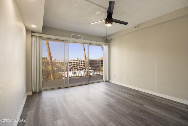 425 W Paseo Redondo Apt 3G, Tucson, AZ 85701