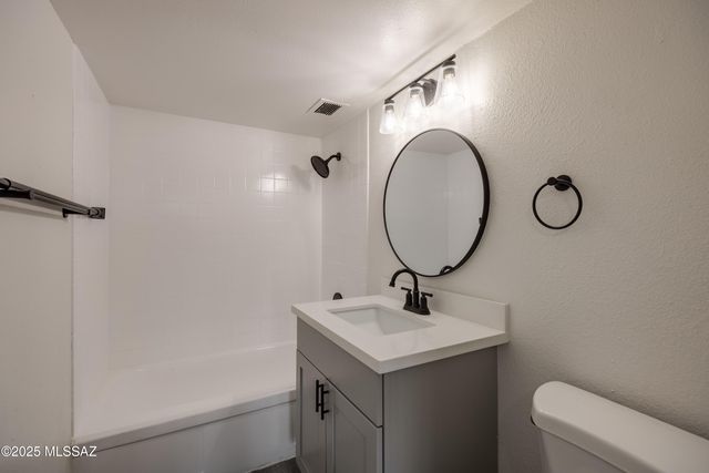 425 W Paseo Redondo Apt 3G, Tucson, AZ 85701