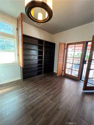 10568 Foothill, Sylmar, CA 91342