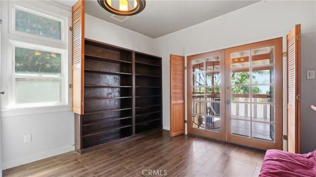 10568 Foothill, Sylmar, CA 91342