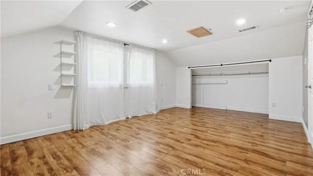 10568 Foothill, Sylmar, CA 91342