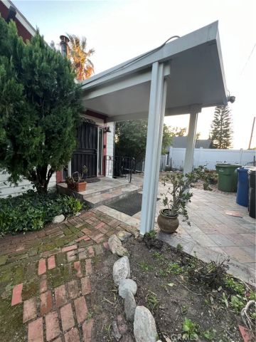 10568 Foothill, Sylmar, CA 91342