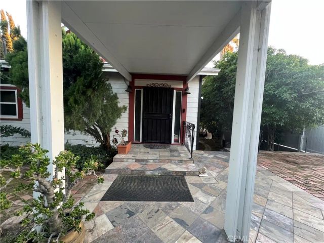 10568 Foothill, Sylmar, CA 91342