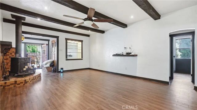 10568 Foothill, Sylmar, CA 91342