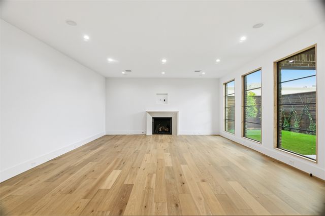 4929 Newmore Avenue, Dallas, TX 75209