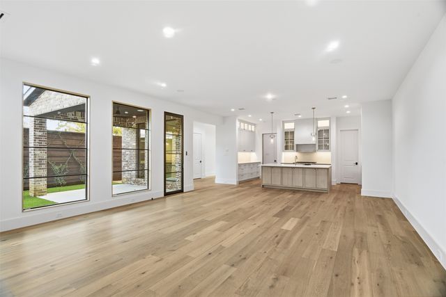 4929 Newmore Avenue, Dallas, TX 75209