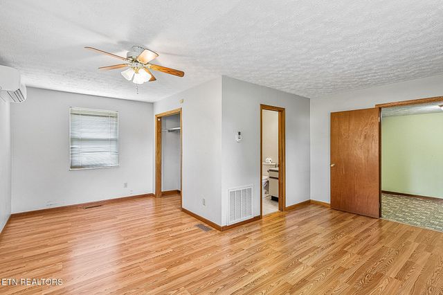 7518 Washington Pike, Corryton, TN 37721