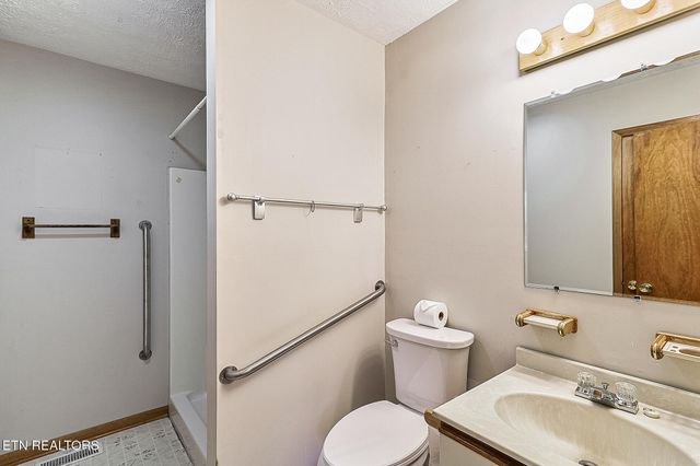 7518 Washington Pike, Corryton, TN 37721