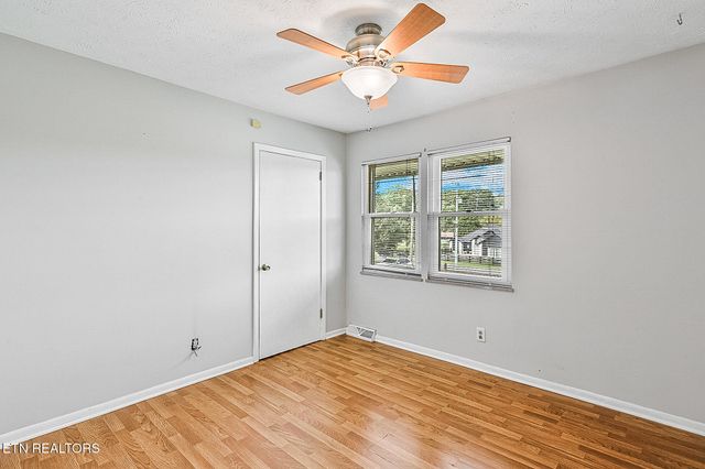 7518 Washington Pike, Corryton, TN 37721