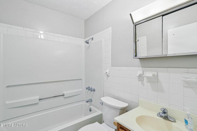 7518 Washington Pike, Corryton, TN 37721