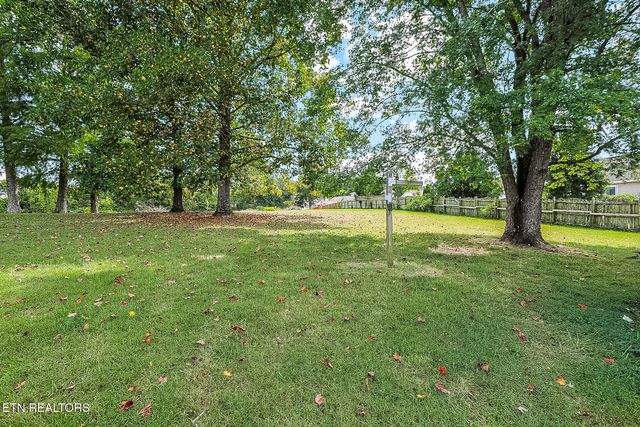 7518 Washington Pike, Corryton, TN 37721