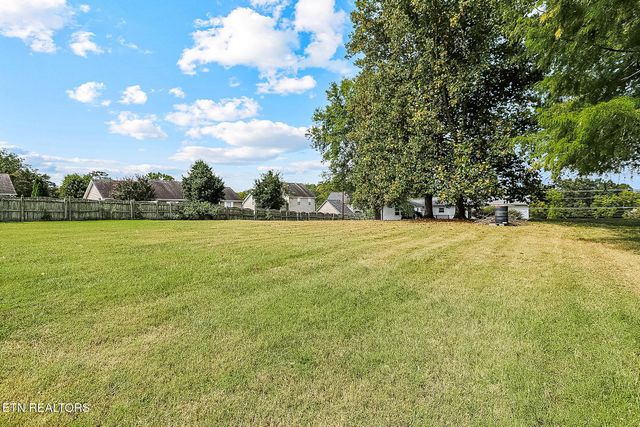 7518 Washington Pike, Corryton, TN 37721