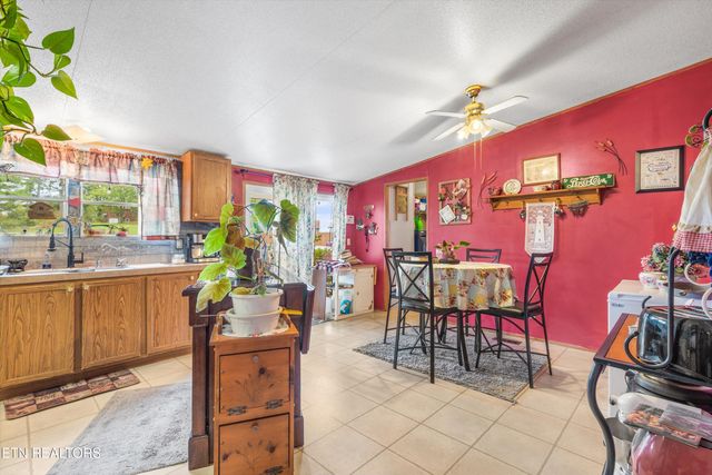 534 Old Stage Rd Off Rd, Dandridge, TN 37725