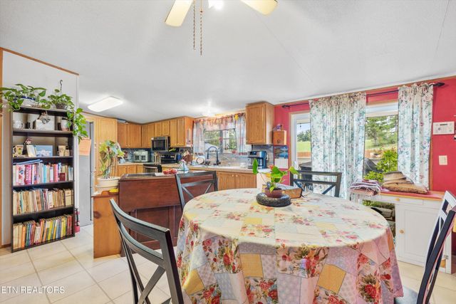 534 Old Stage Rd Off Rd, Dandridge, TN 37725