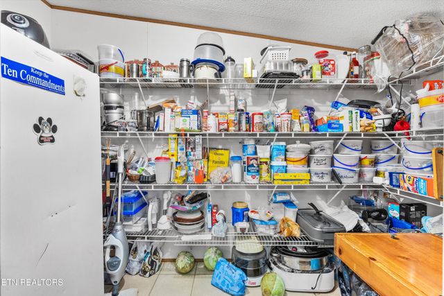 534 Old Stage Rd Off Rd, Dandridge, TN 37725