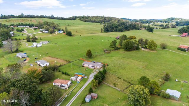534 Old Stage Rd Off Rd, Dandridge, TN 37725
